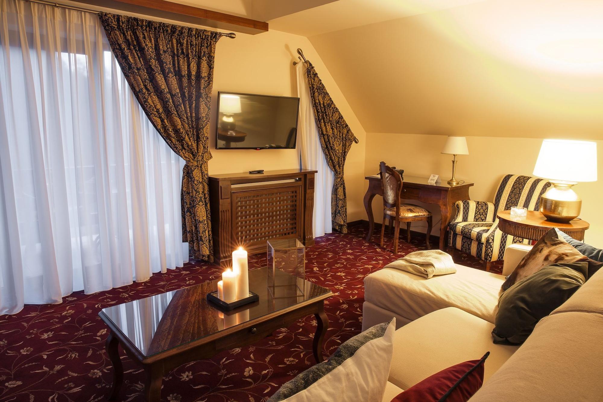 Hotel Boutique Belvedere ซินายา ภายนอก รูปภาพ