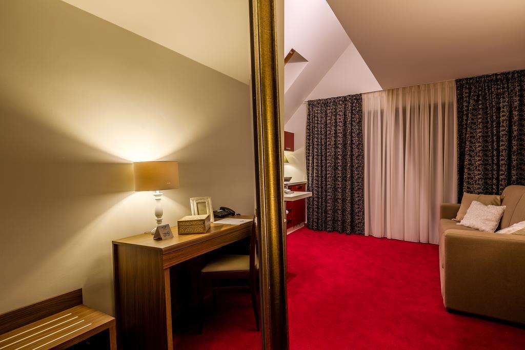 Hotel Boutique Belvedere ซินายา ภายนอก รูปภาพ